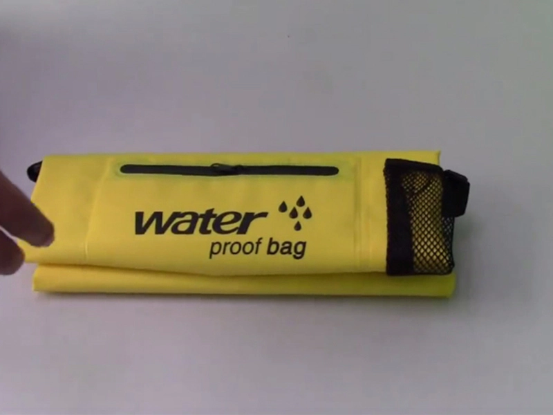 How to use waterproof dry bag01