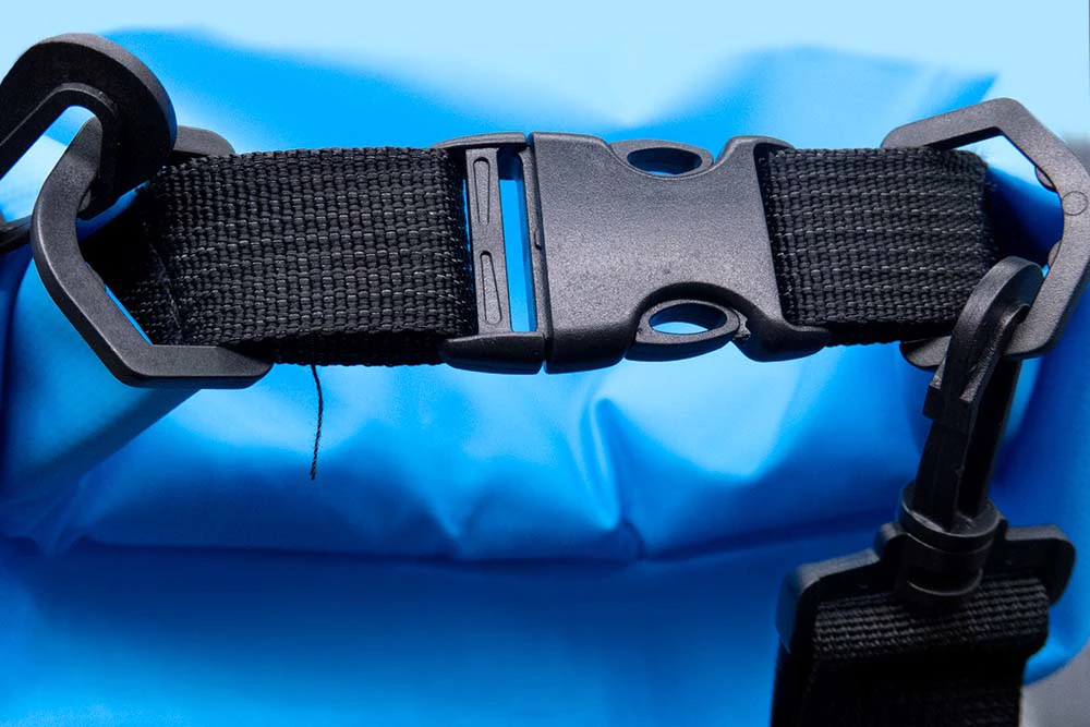 polyester dry bag with strap with adjustable shoulder strap for kayaking